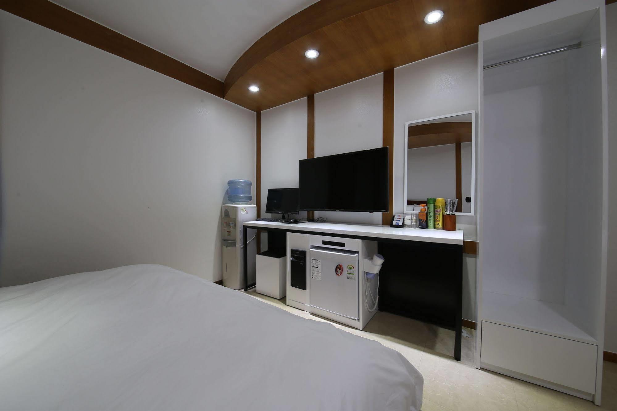 Abata Business Hotel Goyang Exterior photo