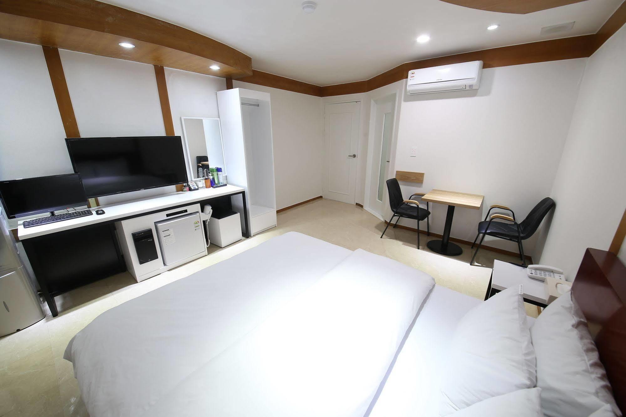 Abata Business Hotel Goyang Exterior photo